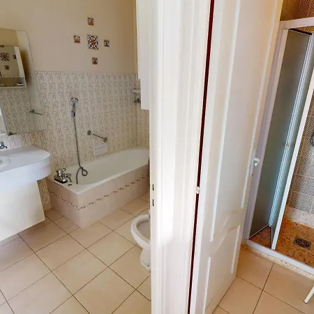 3p à Avec Balcon, Parking Privé Et Proche Plages - Fr-1-196-347 Menton