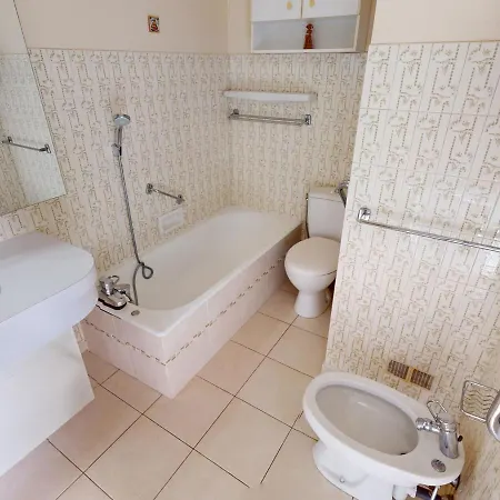 Lägenhet Agreable 3p A Avec Balcon, Parking Prive Et Proche Plages - Fr-1-196-347