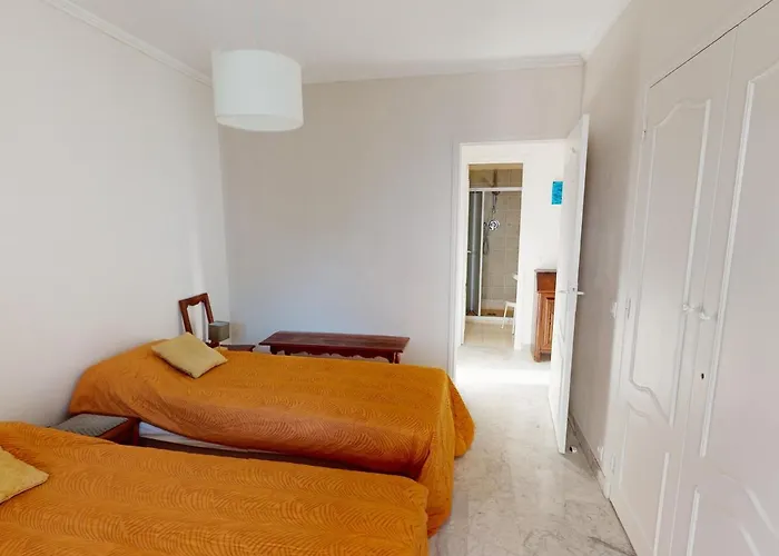 Spacieux 3p Avec Balcon Et Parking A - Fr-1-196-347 Ментона